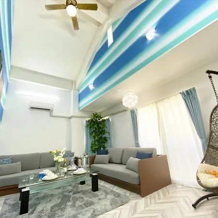 American Village Penthouse: Beachside Retreat with Ocean Views Chatan Exterior photo